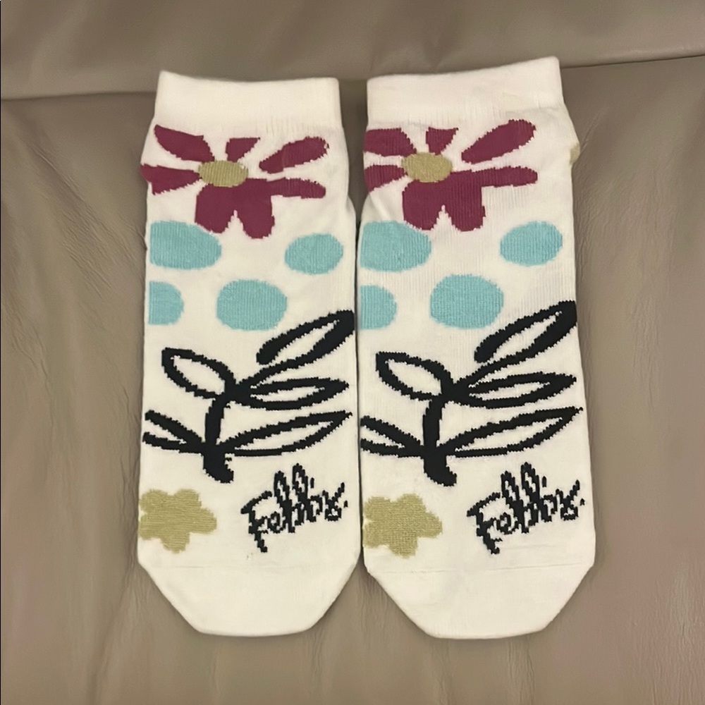 Colorful Ankle Socks with Bold Text on Soles: Do Something Worth Remembering